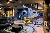 Mo's Place by Zuno Homes - Homestays