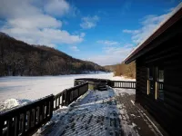 Driftless Escape – Secluded Luxury Lodge on Stream with Hot Tub