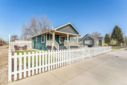 Kanons Kottage Downtown Retreat Near Rmnp - 4-Star
