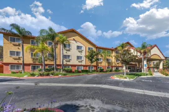 Comfort Suites Near Six Flags Magic Mountain