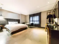 F Hotel Yeongdeungpo Hotels near Singil Station