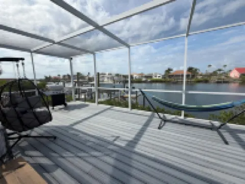 Waterfront, Heated Pool, Kayaks, Game Room, Fishing