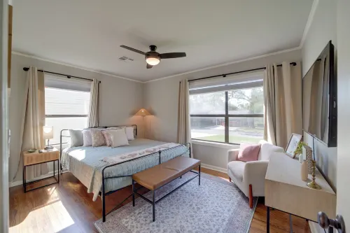 บ้าน Tulsa ที่มีสไตล์ w/ การปรับปรุงที่ทันสมัย! - โฮมสเตย์