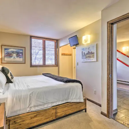 Cozy Condo w/ View, Walk to Steamboat Ski Resort!