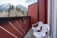 Rocky Mountain Ski Lodge - Mountain view
