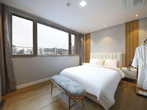 Changwon Jinhae Hotel Sheja