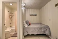 Resort Condo Retreat ~ 6 Mi to Downtown Bend! - Homestays