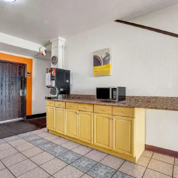 Motel 6 Moriarty, NM