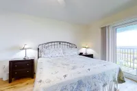 Fabulous Oceanfront Find in Flagler Beach w/Shared Pool, WiFi, Central AC, W/D - balcony
