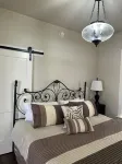 Bespoke Downtown Charmer with Modern Amenities - balcony