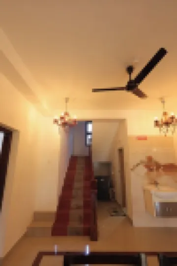 Taaraa Loca - Yoga Spiritual n Dorms