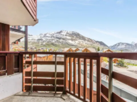 Apartment in Alpe d'Huez with Mountain Views