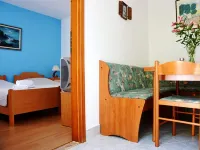 Apartments Tonka Hotels in Pučišća