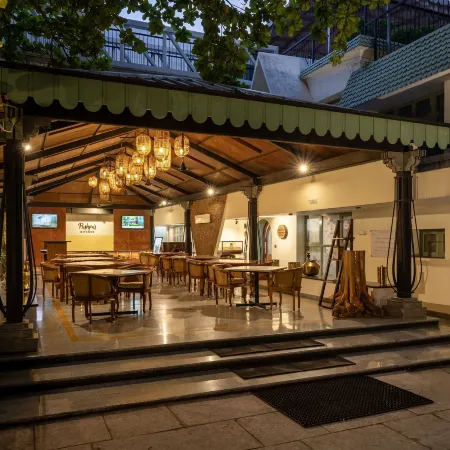 Hanu Reddy Residences Poes Garden