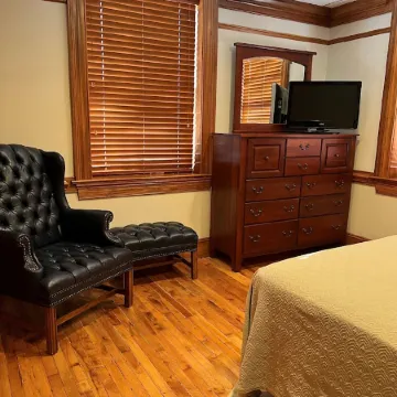 Historic Downtown New Bern Condo -2 Bedrooms