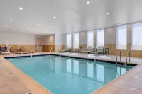 Cambria Hotel El Centro - Imperial - Pools
