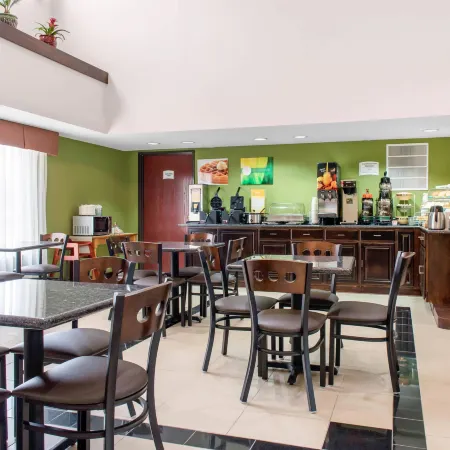 Quality Inn & Suites Anderson I-69