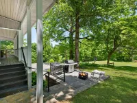 Spacious 3BR Cottage w Epic Patio Walk to Town Hotels in Saluda