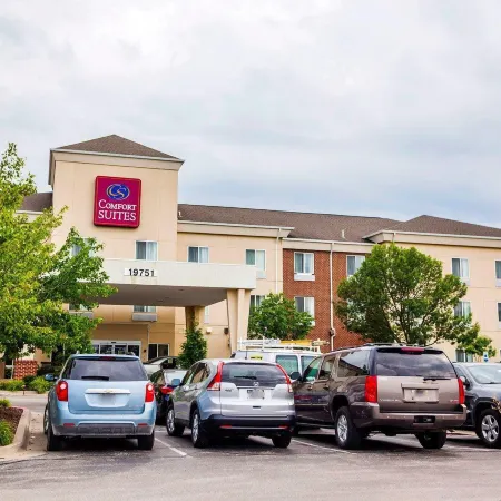 Comfort Suites Independence - Kansas City