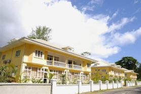 Reef Holiday Apartments