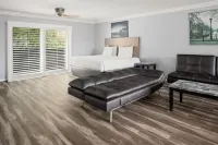 ローン オーク ロッジ