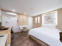 Daejeon Yuseong Paros Hotels near المعهد الكوري المتقدم للعلوم والتكنولوجيا