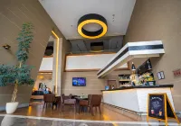 麗笙藍標酒店-巴統 - 5星級