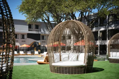 Hotel Dax Hotels in Addison
