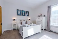 NEW Spacious Stylish Home City Centre Sleep 4 - balcony