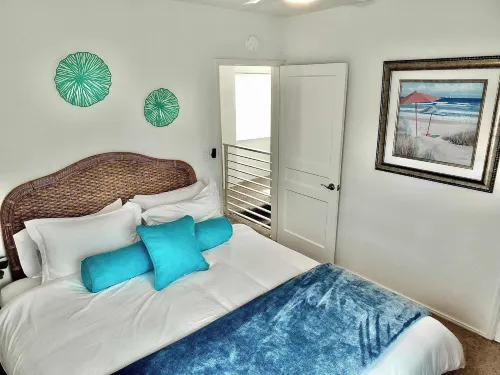 Walk to Beach, Tropical Patio, World Cup, Sleeps 5 - balcony