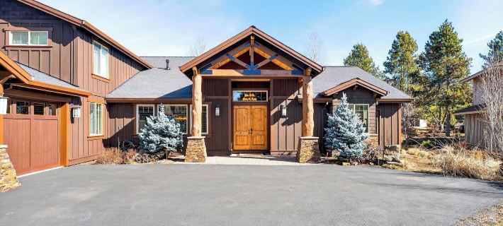 Mulligan Estate by Avantstay Sunriver Retreat + Hot Tub + Game Room + Bikes + Near Trails & Golf Hotels in Sunriver