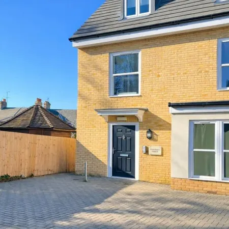 Amythest 4BR all With Ensuite Parking