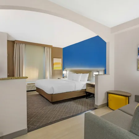Comfort Suites
