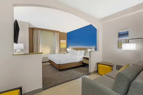 Comfort Suites - 2-Star