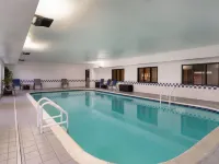 La Quinta Inn & Suites by Wyndham Fayetteville Hotels in Washington County