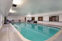 La Quinta Inn & Suites by Wyndham Fayetteville