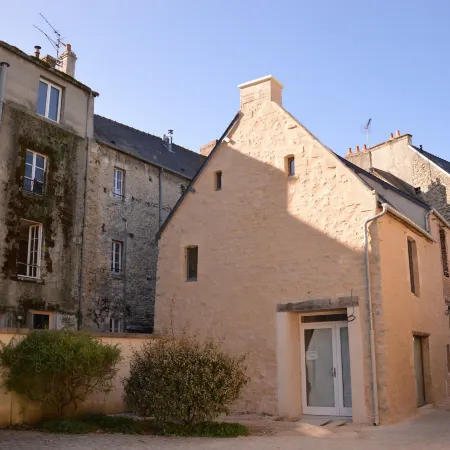 Modern Bayeux Hideaway