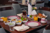 Warwick Hotel and SPA Al Safa Jeddah - breakfast