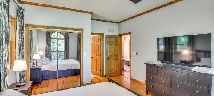 Huge Family Home w/ Pool - 13 Mi to Lake Michigan! Hotels in LaPorte County