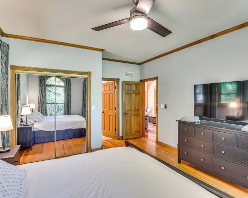 Huge Family Home w/ Pool - 13 Mi to Lake Michigan! Hotels in LaPorte County