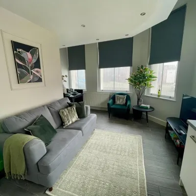 Woolton | Washer/Dryer | Sofa Bed | Free Parking Hotels near Speke Hall