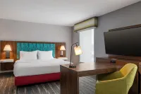Hampton Inn & Suites Grafton - Pools