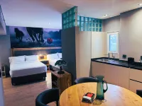 Radisson Red Funes Hotel a 