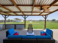 Perfect Stay in Ranch-like House with Huge Backyard! Hotels in Forney