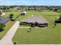 Perfect Stay in Ranch-like House with Huge Backyard!