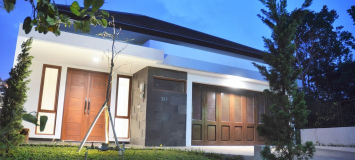 Narwastu Hill 6Br Villa with Pool and Movie Room Ξενοδοχεία στην πόλη Cimenyan