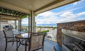 Full House with Amazing Views and HotTub