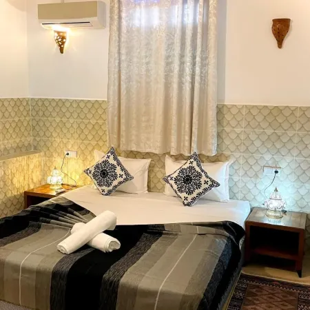 riad la joie