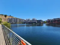 Waterfront Deco apartment 2 sleeper lake views - 3-Star