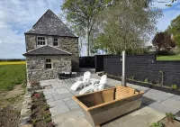 The Lodges @ Barra Castle - Homestays